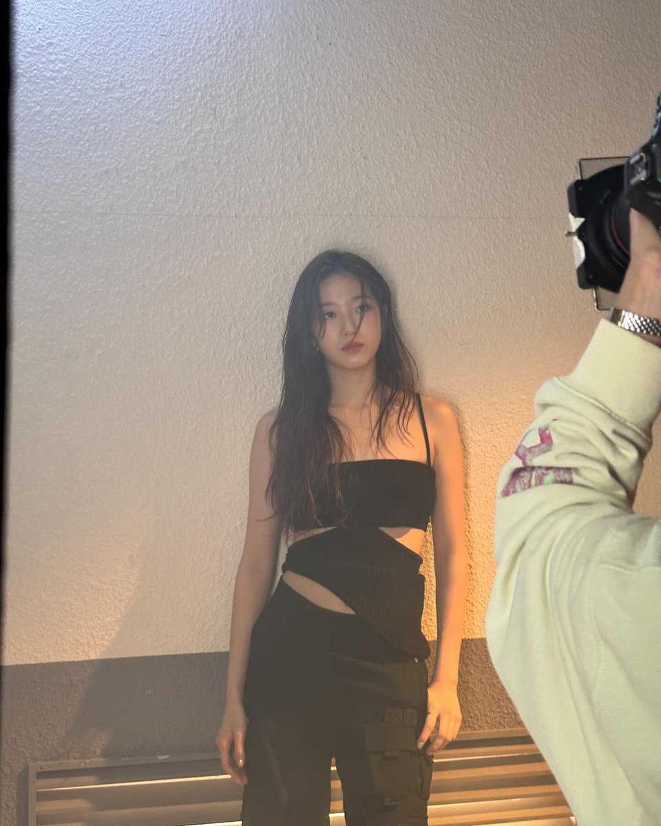 le_sserafimSL's tweet photo. [#Kazuha Instagram Update (@/zuhazana)]

🦢 : "🤍"

#LE_SSERAFIM #르세라핌  #KAZUHA #카즈하 https://t.co/OKtsImyQKs