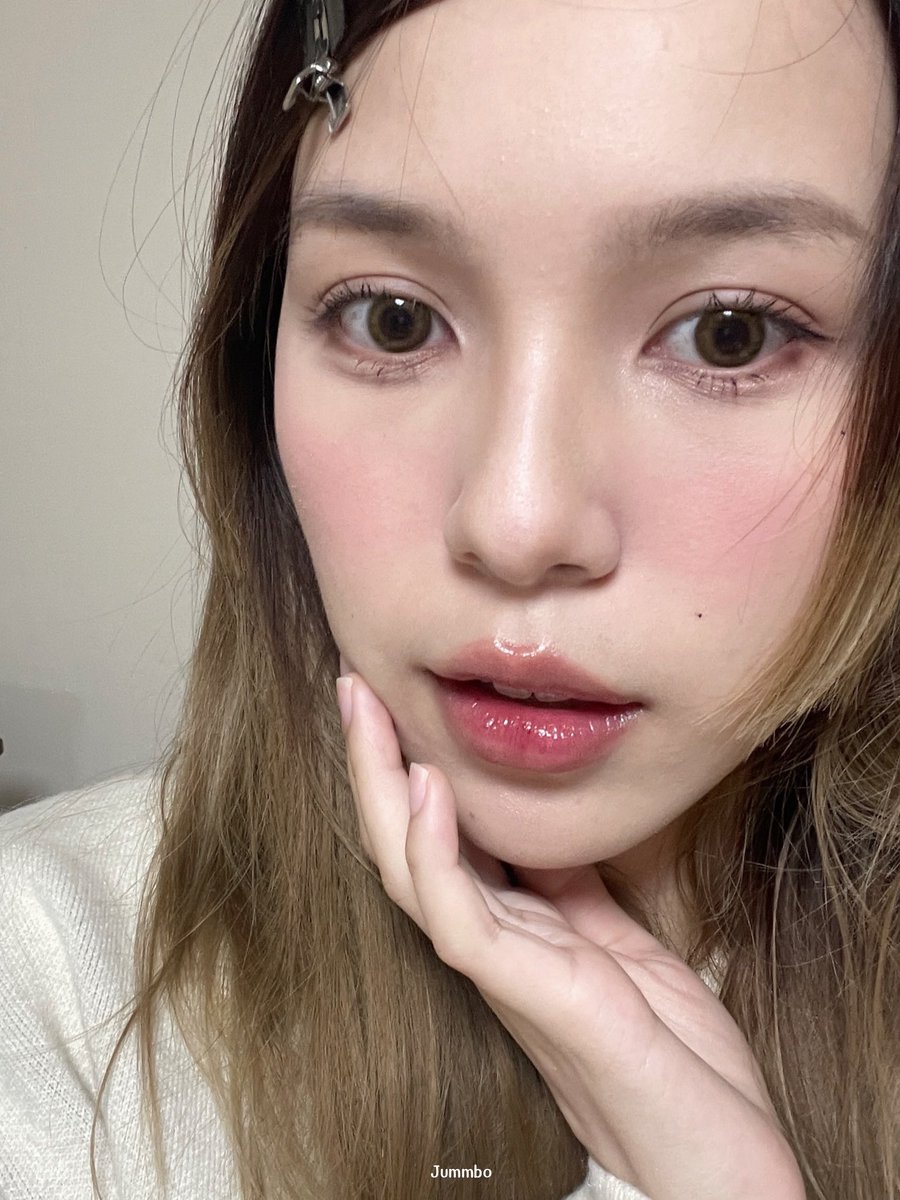 jummbo_'s tweet photo. คอมโบลิปที่อยากแนะนำตลอดๆๆๆๆ คือbbia glow tint 11+13 สีสวยมากกก เป็นฟีลนู้ดๆ ข้างในแดงนิดนึง เอาจริงทาแค่ เบอร์ 11 ก็สวยแล้ว https://t.co/z6Q6Rs8qrC