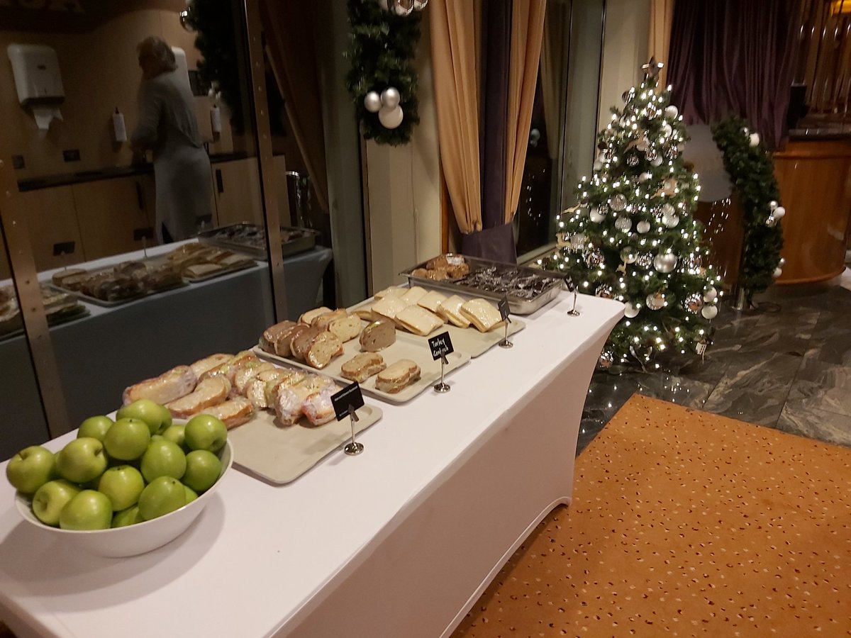 OscarWoofs's tweet photo. 4.10am and so the first leg of our Christmas Eve journey home begins. But first the amazing MS Maud catering crew prepared us the usual full breakfast range plus sandwiches &amp; cake to go. Heroes. #Hurtigruten #StormPia aftermath. https://t.co/6YIslLBbOb