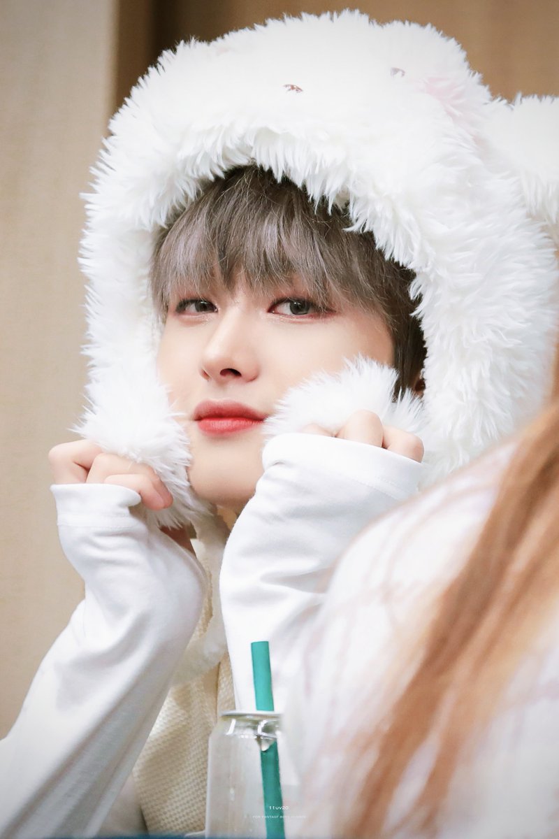 11uv20's tweet photo. 231203 귀여운 하루 되세요🎄

#FANTASYBOYS #판타지보이즈 
#이한빈 #LEEHANBIN https://t.co/oTxlRSvmni