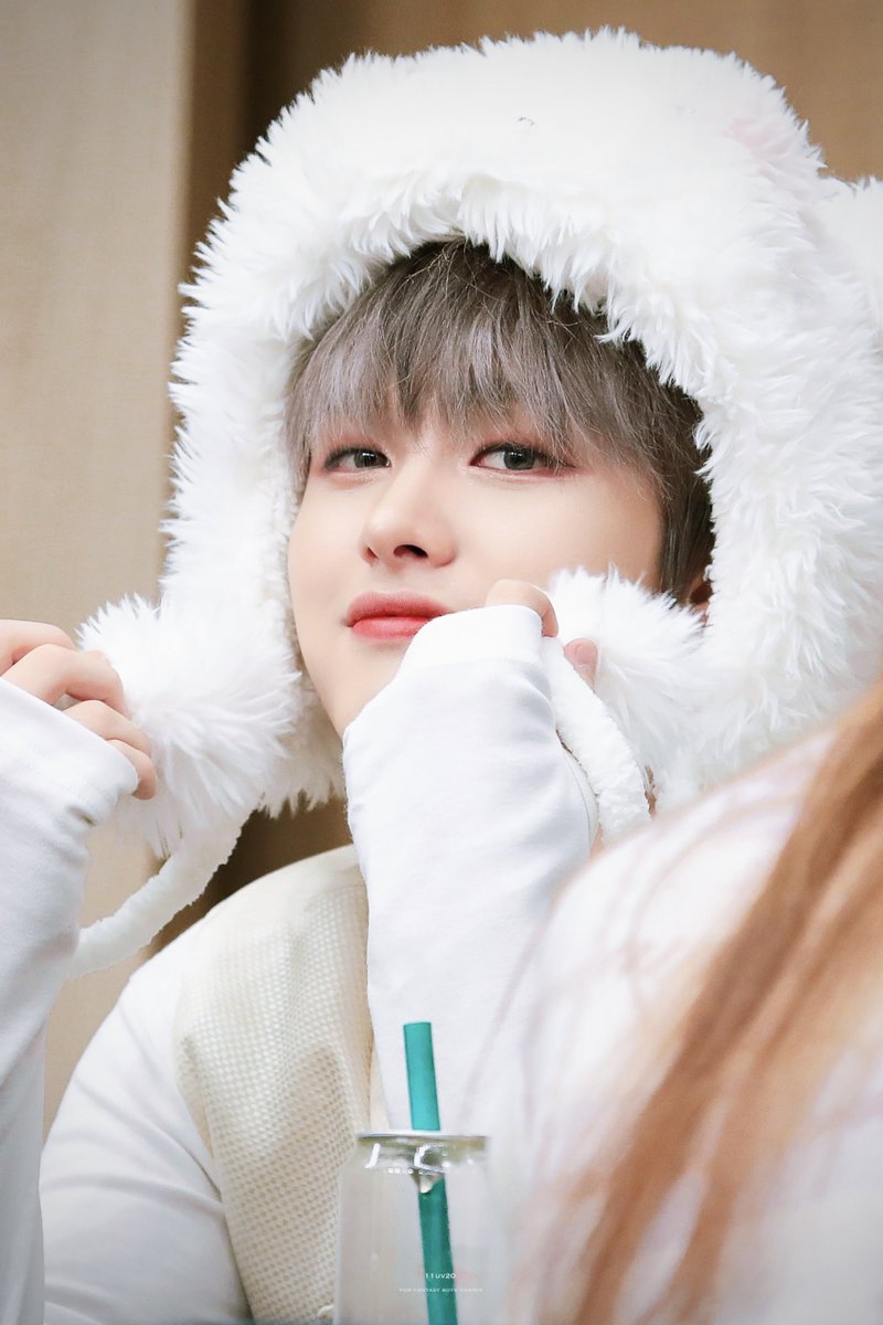 11uv20's tweet photo. 231203 귀여운 하루 되세요🎄

#FANTASYBOYS #판타지보이즈 
#이한빈 #LEEHANBIN https://t.co/oTxlRSvmni