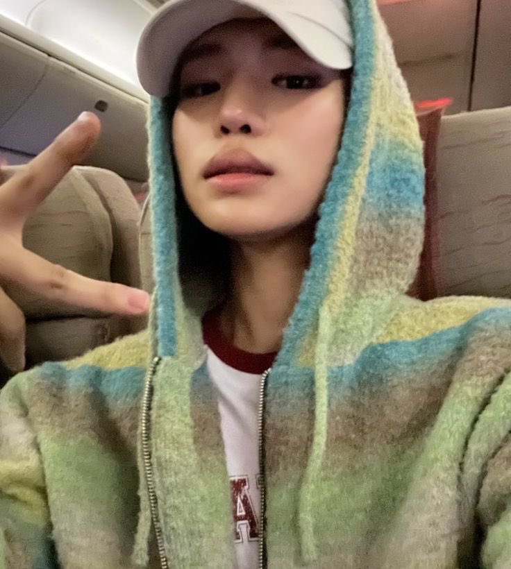 pojayto_'s tweet photo. i don't even stan pow but don't even get me started yall 😹 i kinda fancy him idk🤷🏽‍♀️ https://t.co/y6MmcdFxhx