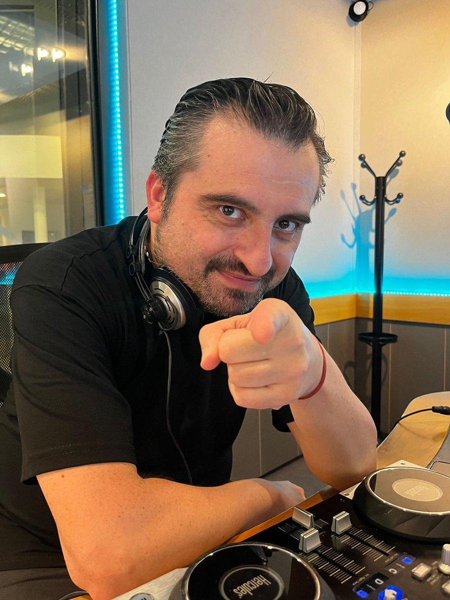 Hoy a la noche ULTIMO #40party del 2023 y se arma fiesta!!! 

Te sumas? Desde donde?

Trasnoches sabado para domingo desde la 1 en la noche de @los40ar
105.5 fm! Noche DJ
Mixing live nonstop TEMPORADA 15!!! Sumate y subileeee!!! 😉🔊🎙️📻🎚️🎛️🎧🙌👏

#los40 #radio #onair #noche