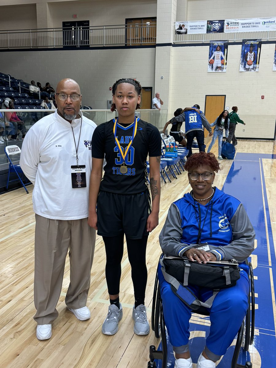 BrunswickMB's tweet photo. Girls (Game 7)
Bradwell 56
Parris Parham 23p (Player of the Game)
Jami's Ousley 15p
Brunswick @BHS_LadyPirates 49
Coco Ramsey @CocoaRamsey 11p
De’Nya Coleman @denya_janise (Player of the Game)
#HoopinAtHigh #Day3 #FinalDay https://t.co/tzs3zCxI45