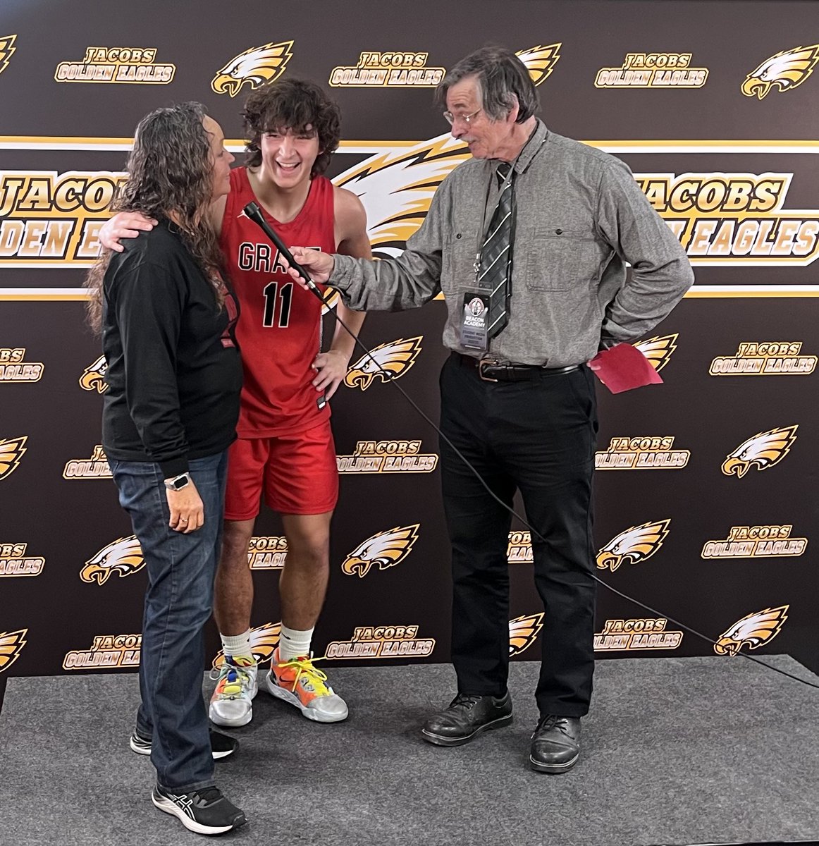 GrantBoysHoops's tweet photo. When you’re a senior captain, a great leader, and have a good game, you don’t only make the @HinkleHoliday interview stage…your whole family does! Congrats @MendozaPryde and family! https://t.co/Qq4BJXIN55