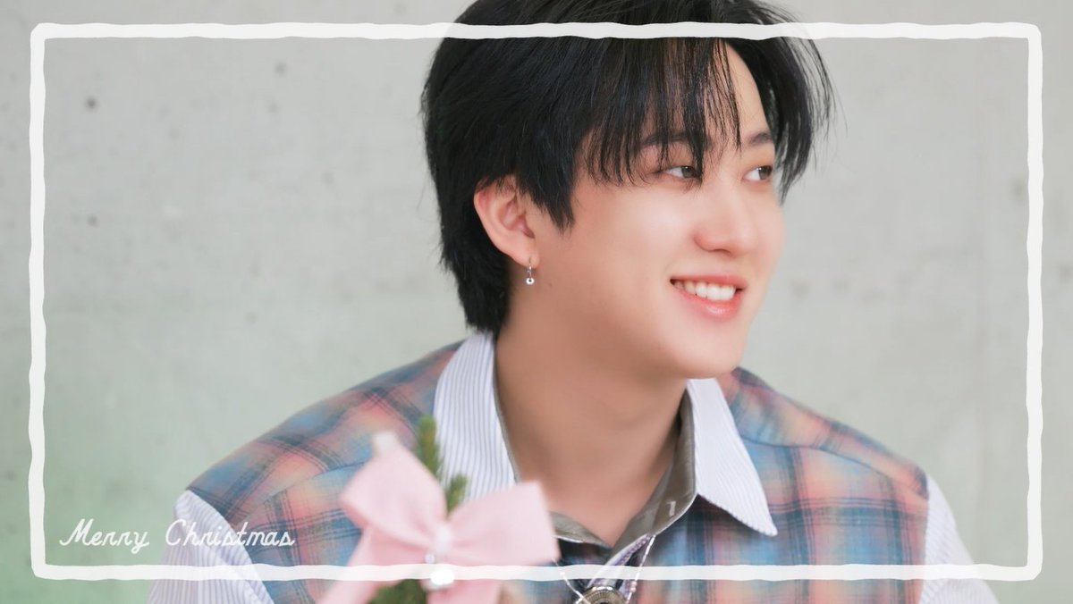 Stray_Kids_JP's tweet photo. SKZmas HOME with Changbin🎄🍰☕

https://t.co/eAQcTovdNc

#StrayKids #スキズ
#チャンビン #Changbin
#SKZmas #スキズマス
#STAYと過ごすイヴ
#メリクリ https://t.co/P3yvICpNtU