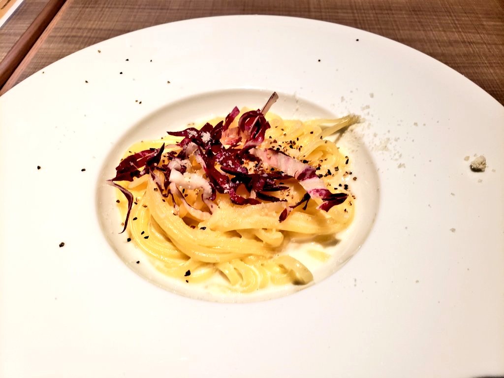 tRUFZbUu4vakSTv's tweet photo. ~のボロネーゼ マッシュポテトクレープ包み、柚子のクリームパスタ、牛ヒレ肉、あまおうのジェラートですわよ☀️
どれも風味豊かで美味しかったですわよ✨素敵な食事の時間をありがとうございました🎵
#Ancer https://t.co/eew34S8DEf