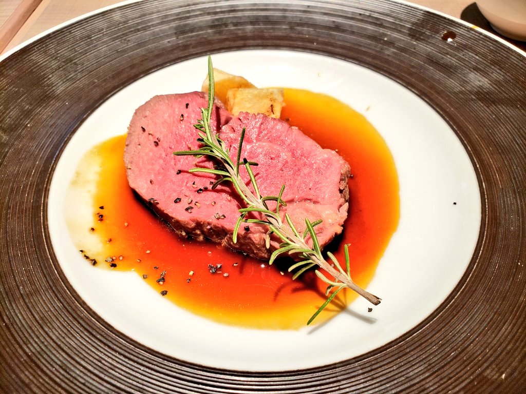 tRUFZbUu4vakSTv's tweet photo. ~のボロネーゼ マッシュポテトクレープ包み、柚子のクリームパスタ、牛ヒレ肉、あまおうのジェラートですわよ☀️
どれも風味豊かで美味しかったですわよ✨素敵な食事の時間をありがとうございました🎵
#Ancer https://t.co/eew34S8DEf