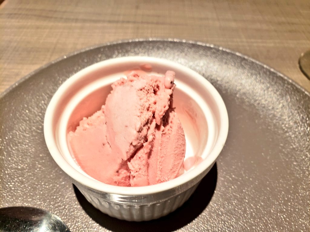 tRUFZbUu4vakSTv's tweet photo. ~のボロネーゼ マッシュポテトクレープ包み、柚子のクリームパスタ、牛ヒレ肉、あまおうのジェラートですわよ☀️
どれも風味豊かで美味しかったですわよ✨素敵な食事の時間をありがとうございました🎵
#Ancer https://t.co/eew34S8DEf