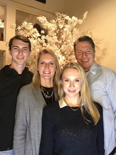 JCottonWalker's tweet photo. From our family to yours : Merry Christmas!  
Hope, Peace, Joy, &amp; Love for 2024! https://t.co/pdb4mjW6Oo