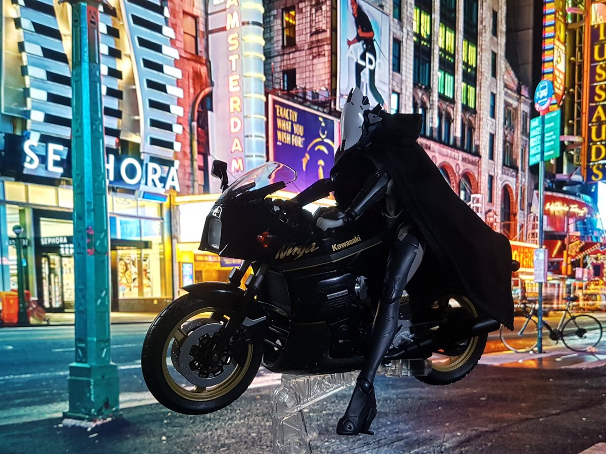 TheLocalBard's tweet image. Thought she could use a motorcycle.  She&apos;s 1/12 scale and so is the motorcycle, but she&apos;s got REALLY long legs so it&apos;s a little awkward.  Looks good though!

#SnailShellStudio #SnailShellAssassin #Assassin #ToyPhotography @wozhike