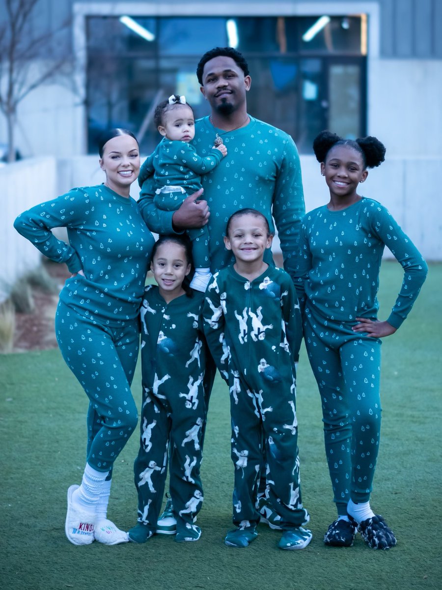 Fortyeightbaby's tweet image. Merry Christmas 🎄🎅🏾 #HappyHolidays #StaySolid