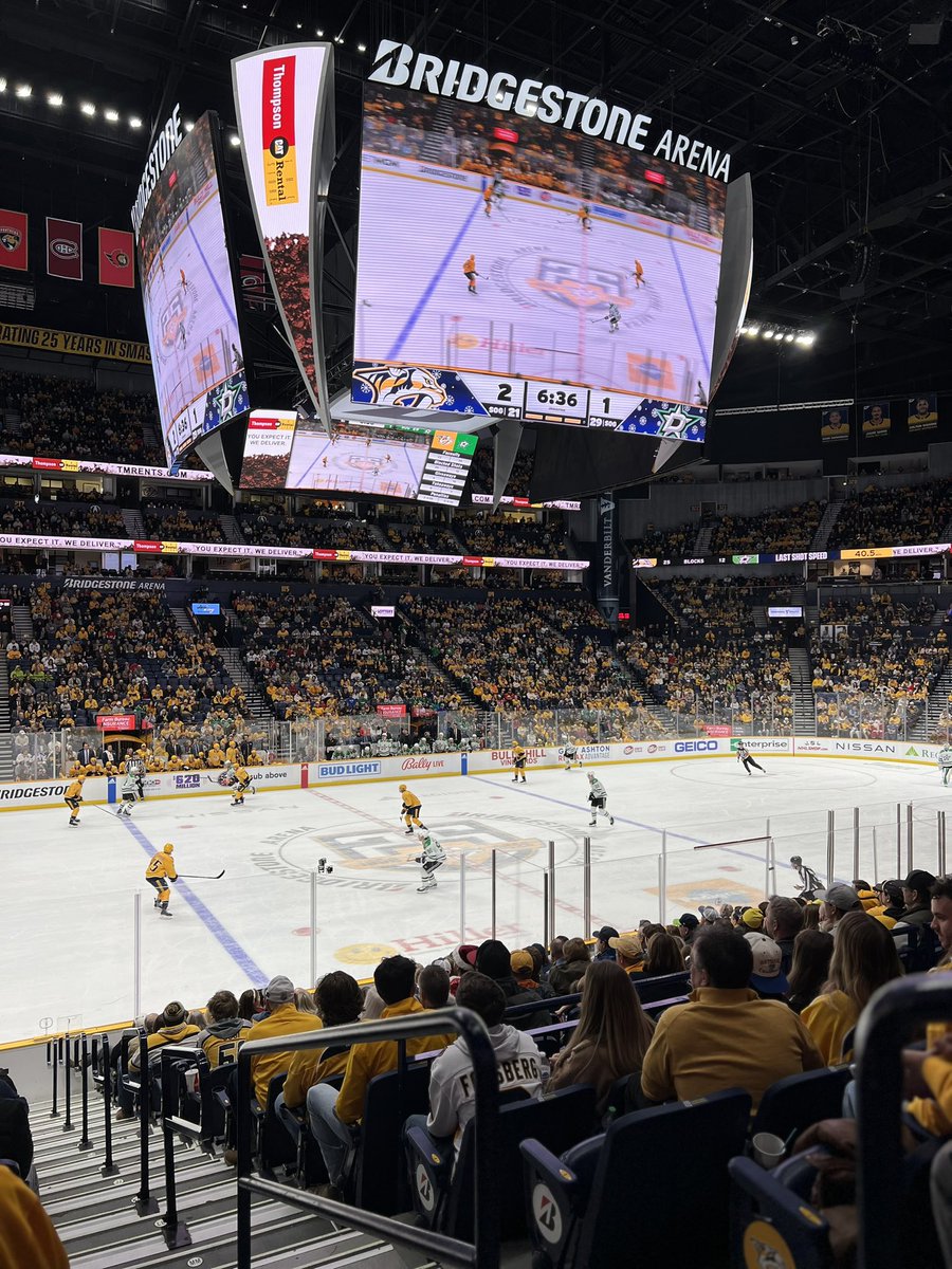 angienashville's tweet image. 🎄🚍Friends outing from Woodbine on the @WeGoTransit #52 Nolensville bus to/from @PredsNHL. 40-year resident/first time rider today!

(Shelter at 4th &amp;amp; Demonbreun could be larger, not enough rainy day room.)

Why drive downtown when you can #busmore? #Nashville @DwntwnNashville