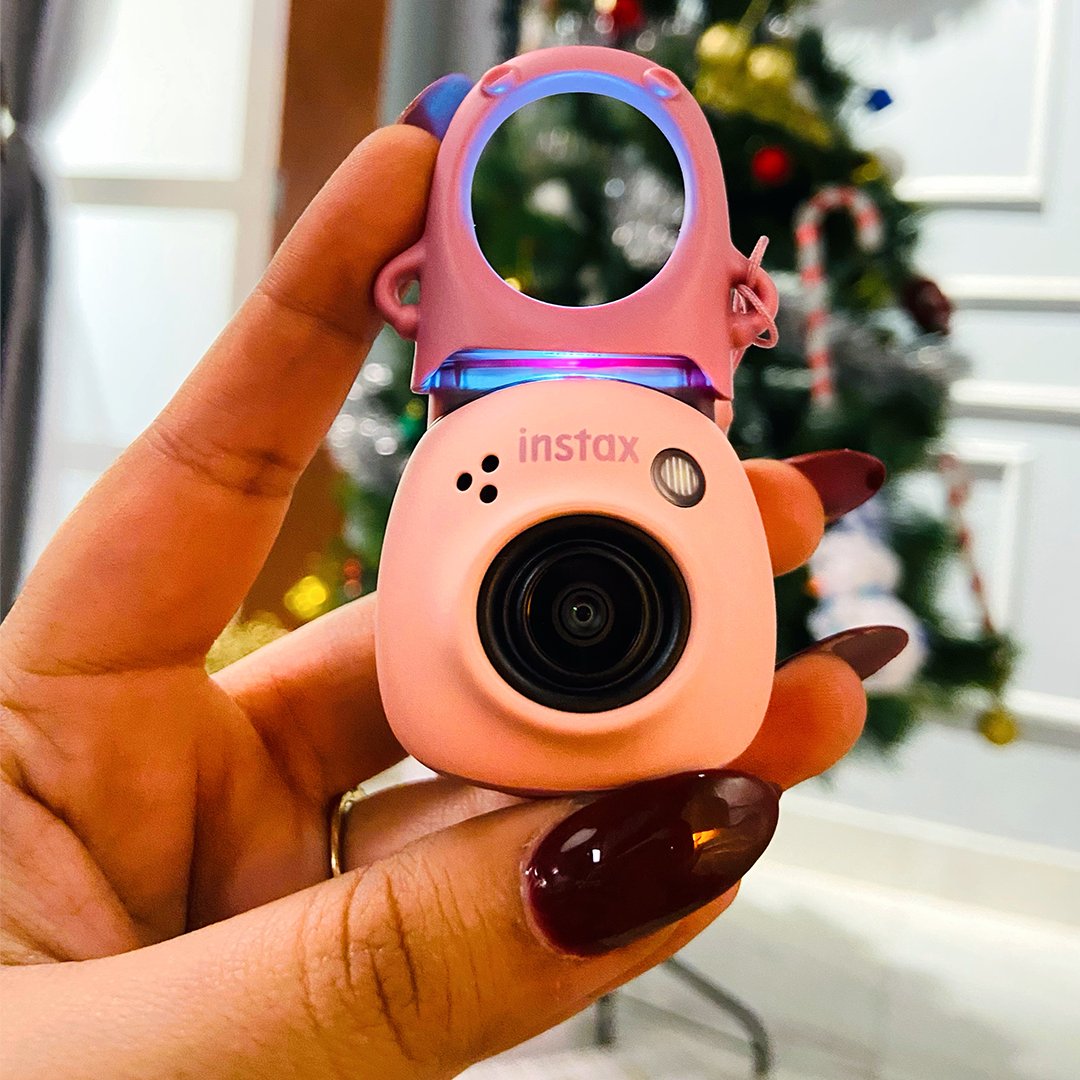 How cute are your holidays?📸🎁🎄🎅🏻🎄 Ours are just Pal’fect!📸 Our little friend is available to buy from instax.in #Christmas #MerryChrismas #ChristmasVibes #ChristmasCountdown #instax #ChristmasGifts #Pal #InstaxPal #instantcamera #capturethemoment