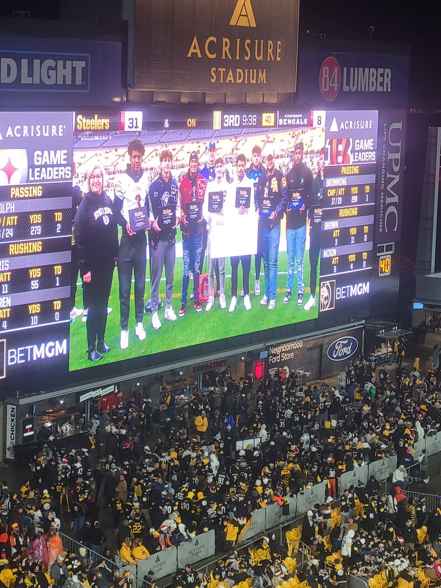 MasonWilliams76's tweet photo. Awesome day today!  Thanks to the Pittsburgh Steelers and partners, it was an amazing experience!  Congratulations to the 10 other players who were also recognized!
@BigMacsFootball @wpialsportsnews @CanonMacSports @ https://t.co/NXgpaKJDVM