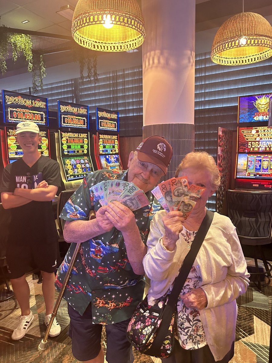 Ella 🦅🦅 tweet media