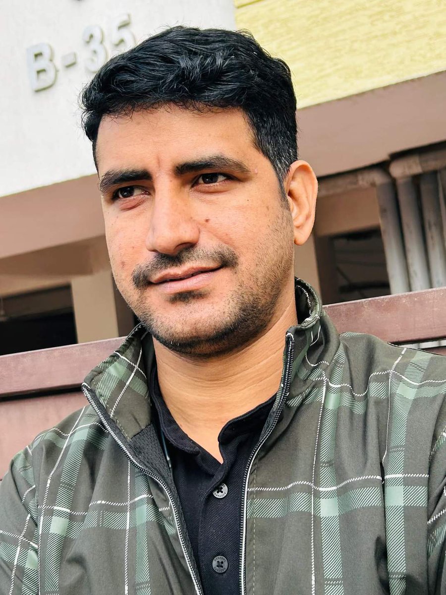 NemiBhakar's tweet photo. ये *पैसा* भी अजीब चीज है जिसके पास *नहीं* है, उसकी कोई *इज्जत* नहीं और जिसके पास है उसे किसी की *इज्जत* नहीं !!
#bepositivethinkingalways #bepositive #selfconfidence #sundayvibes #goodmorning https://t.co/QttsHeZDnj