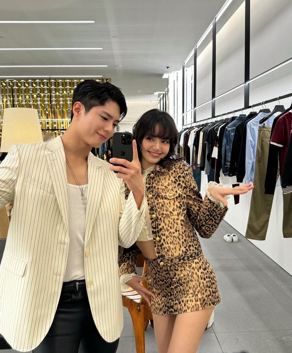 imhrve's tweet photo. bogum &amp; lisa in his new IG update https://t.co/quZI7tX9VS