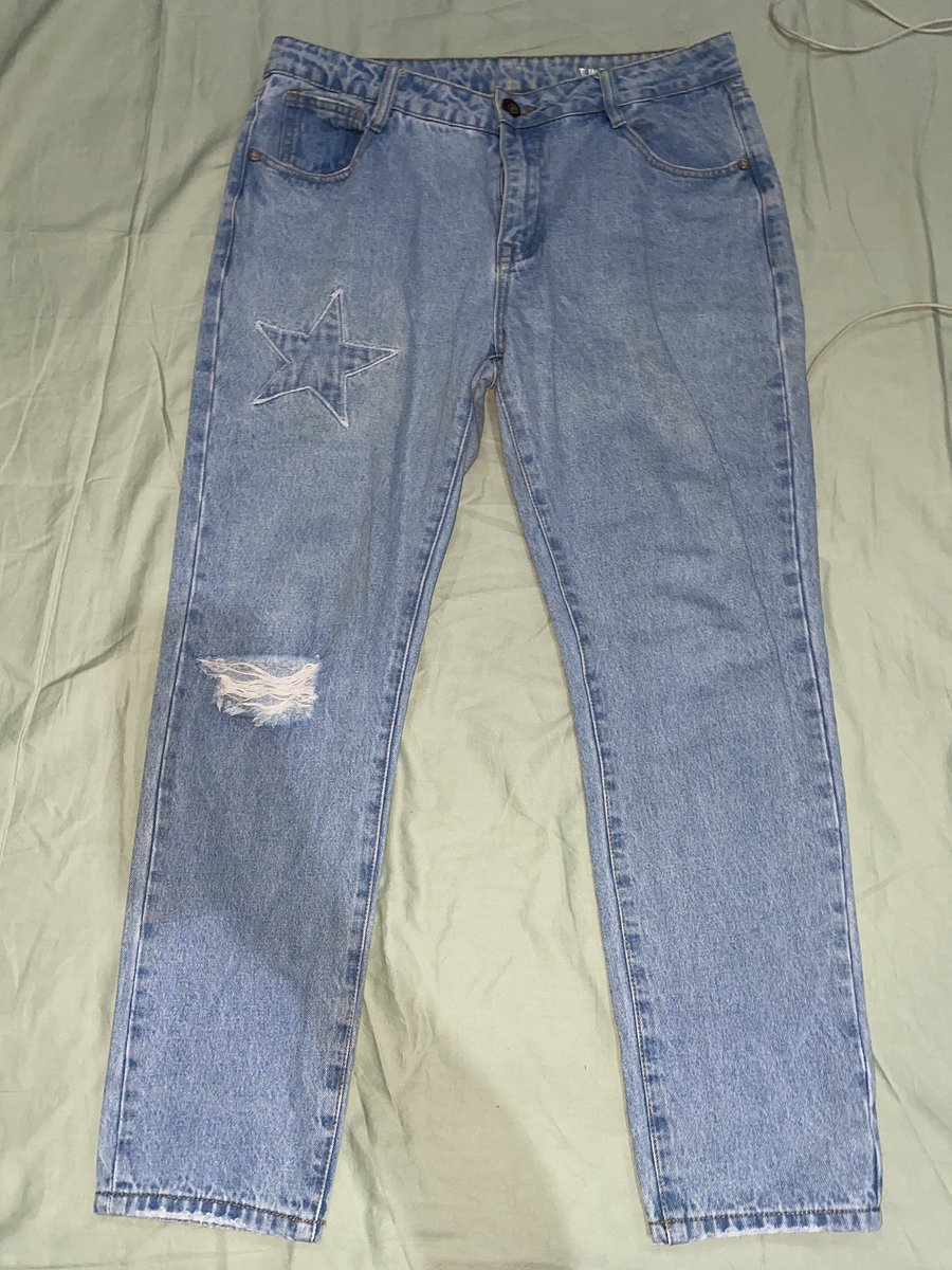 keurystal's tweet photo. WTS PRELOVED RIPPED BOYFRIEND JEANS COTTON ON

150k/each https://t.co/Wy0nGqjhB3