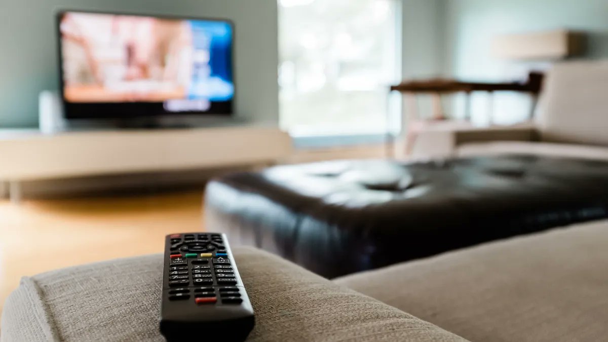 dmora797's tweet photo. Avoid these 12 setup mistakes when getting your new TV ready for the holidays. Proper placement is key for an unforgettable viewing experience! #TVsetup #HolidayEntertainment #HomeTheaterTips https://t.co/bBdae16BlX