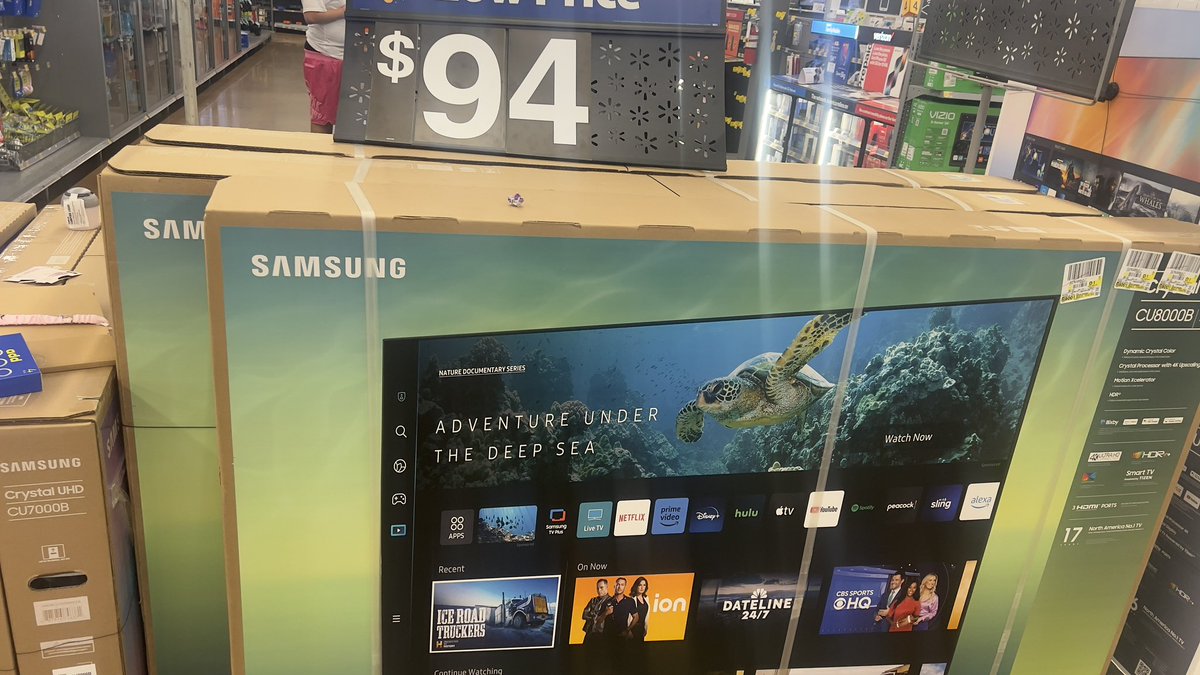 kingjaviaire's tweet photo. Thank you @Walmart I appreciate you for ruining my night. Your store manager called the cops had me trespassed it was unwarrented cause I called corporate on you. You lied to the police. I was peaceful and respectful. I’ll be reaching out to my lawyer about you. https://t.co/PADyC0PeWg