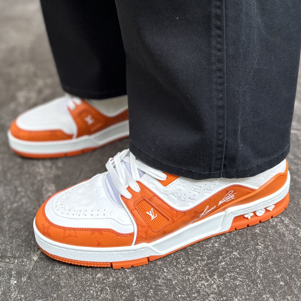 Today’s Kicks 👟🔥
Louis Vuitton LV Trainer Orange 🧡🔥
#LouisVuitton 
#LVTrainer
#LVSneaker
#LVShoes
#LVMen
#Sneaker
#ルイヴィトン
#スニーカー
instagram.com/p/C1ON5QQP9xQ/…
