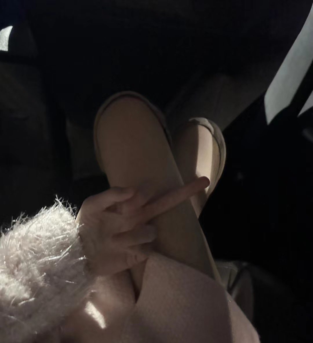 Guililine's tweet photo. 老婆摸摸 https://t.co/aIlQGTchkH