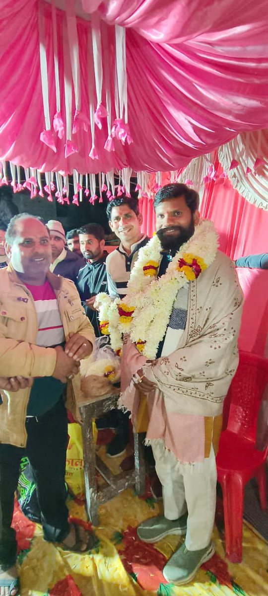 Rajendrajbrshwr's tweet photo. आज़ाद क्लब गोकलपुर द्वारा कबड्डी प्रतियोगिता के आयोजन में सम्मिलित होकर खिलाड़ियों का हौसला बढ़ाया 

जय जबरेश्वर 🚩जय श्री राम https://t.co/ZOzFkr6W6e