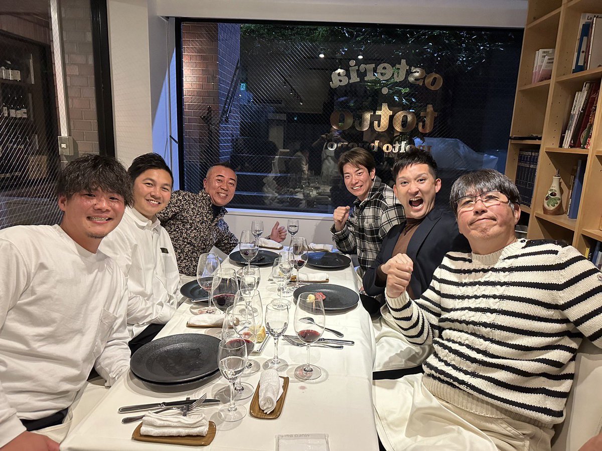 山﨑 康晃 tweet media