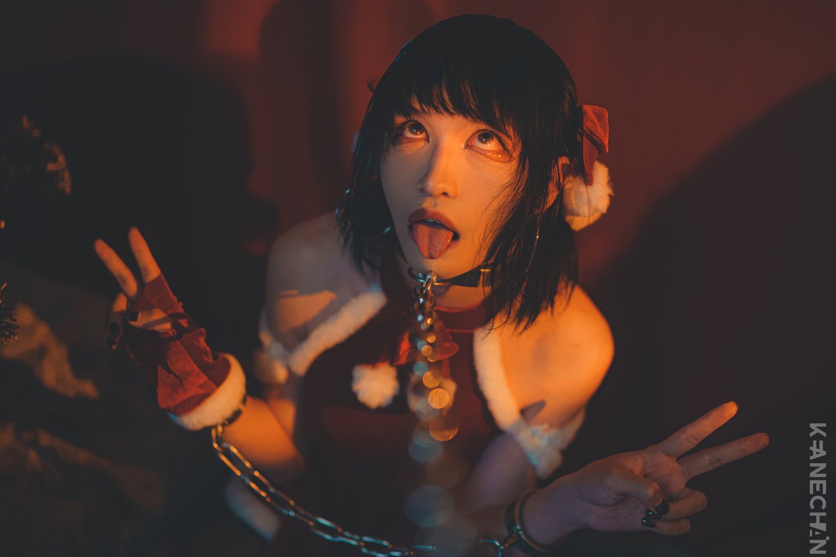 平安夜福利哦💕
圣诞系列久等啦~
两位摄影师返的图将会在明后两天分别发出
很高兴两位摄影师都夸了我是骚货💕
欢迎在东京的小姐姐小伪娘们去找他们拍摄，报我名字打骨折哦💕
图2摄影师@NotaboosAtall
图3摄影师@arisukawaayato

#伪娘 #圣诞 #cd #女王大人 https://t.co/jvUkCyROx4
