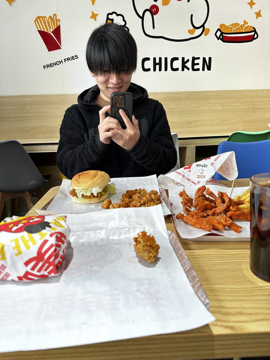 Junkin__'s tweet photo. クリスマスは、大島くんと。
#鶏大師 https://t.co/KKeUiprRRE