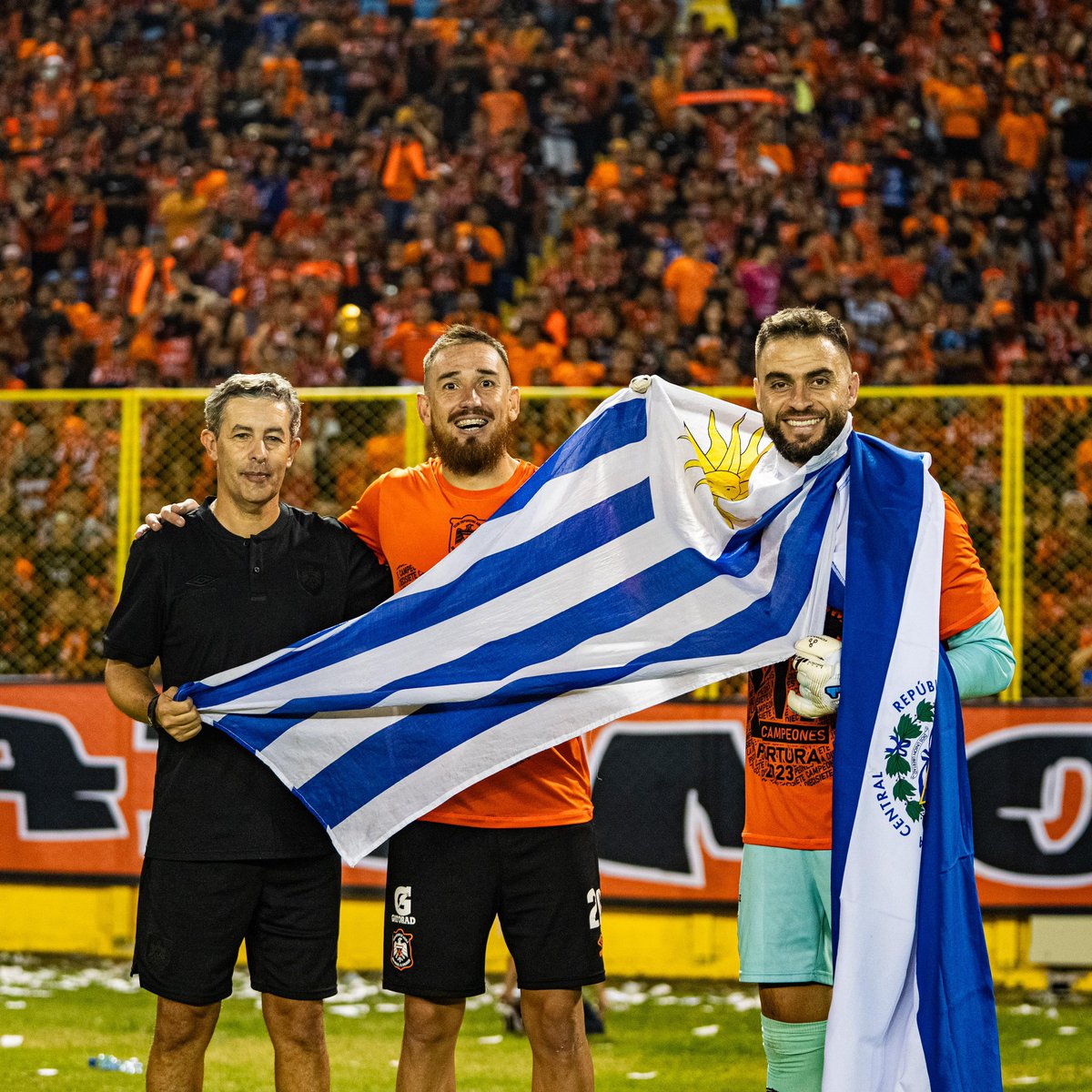 rafaagarcia1's tweet photo. CAMPEÓN 🤙🏼 https://t.co/Ti7FKYfIRe