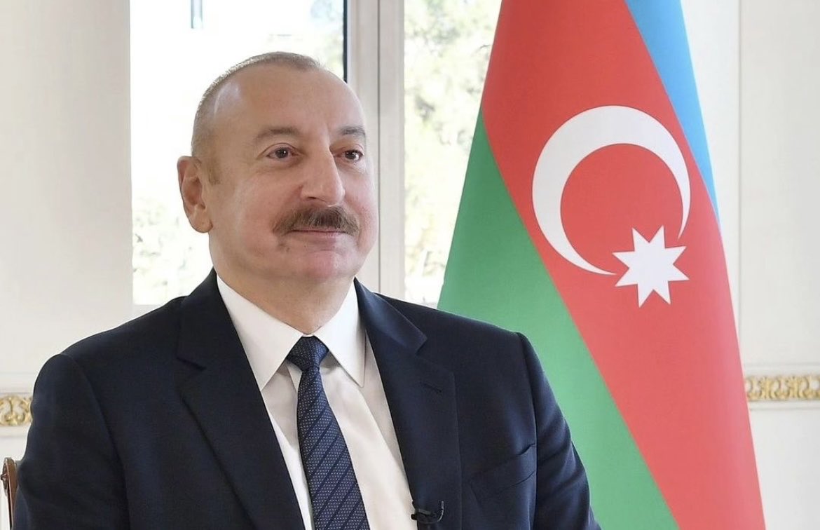 ferida_alk's tweet photo. Happy birthday to the best President ever! ❤️⁦@presidentaz⁩ https://t.co/fgJDfC82Xm