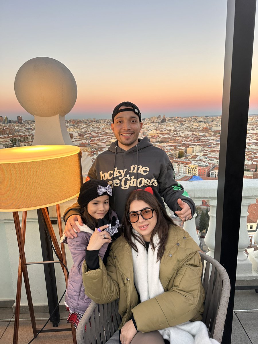 VilmaMilagro's tweet photo. Some cute 📸 del Europtrip 🥹🇪🇸🇮🇹 https://t.co/Zk3actx95w