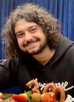 Akodoficial's tweet photo. Monark falou merda de fato e foi literalmente banido do próprio país.

Será que nosso governo vai atrás da CHOQUEI do mesmo jeito que foi atrás do Monark? 

#PareDeSeguirAchoquei https://t.co/0EjxpD32cR
