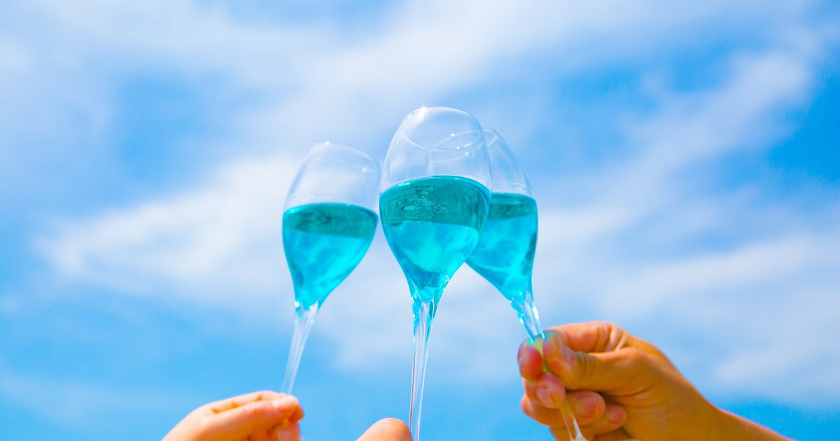 remotegirljp's tweet photo. 【La Vague Bleue Sparkling Blue】
ラ・ヴァーグ・ブルー スパークリング
3000円以下で買えるお手頃さなのに食卓にも写真でも映える可愛いスパークリングワイン。ホームパーティーや結婚祝いにおすすめ。 https://t.co/ZdFEWPj0fg