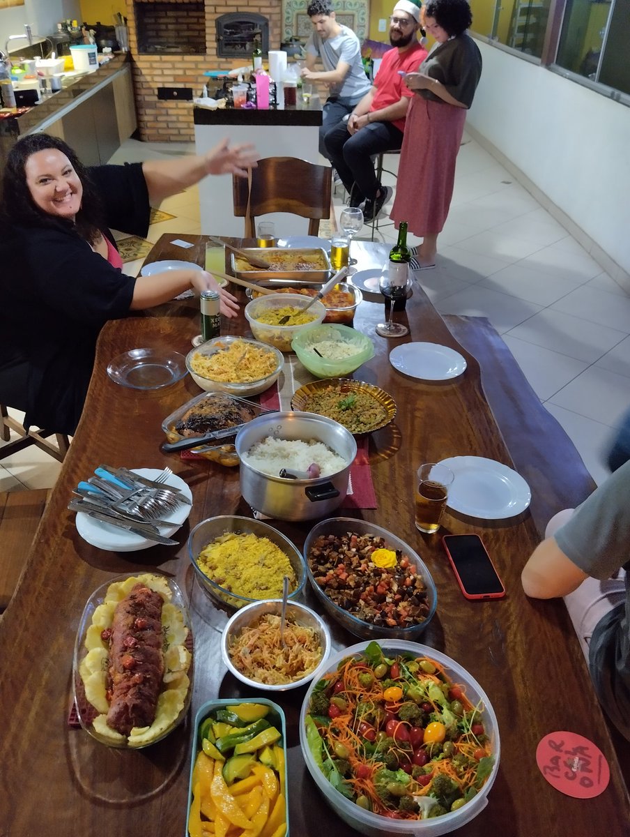 ohhtai's tweet photo. Mesa e coração fartos https://t.co/fNJ8Gt3duw