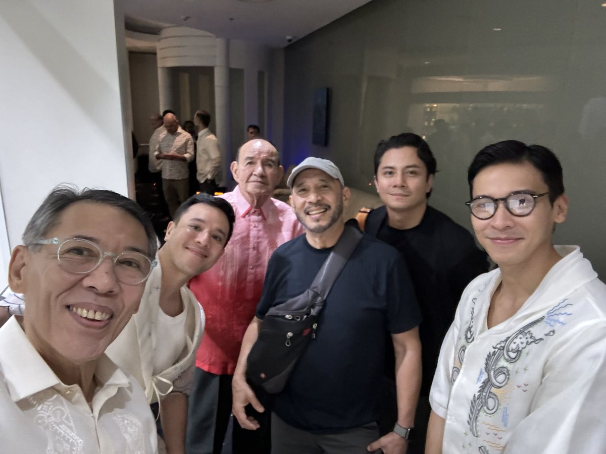 ChelDiokno's tweet photo. It was a fun night at the GOMBURZA Premiere! Tagos sa puso ang storya. Napakahusay!

Congratulations to the cast and crew and everyone who made GOMBURZA possible, most especially to my eldest, Direk @PepeDiokno!(I am such a proud dad! ❤️)

Please watch  #GOMBURZAfilm ngayong MMFF https://t.co/tIFCJAp9BM