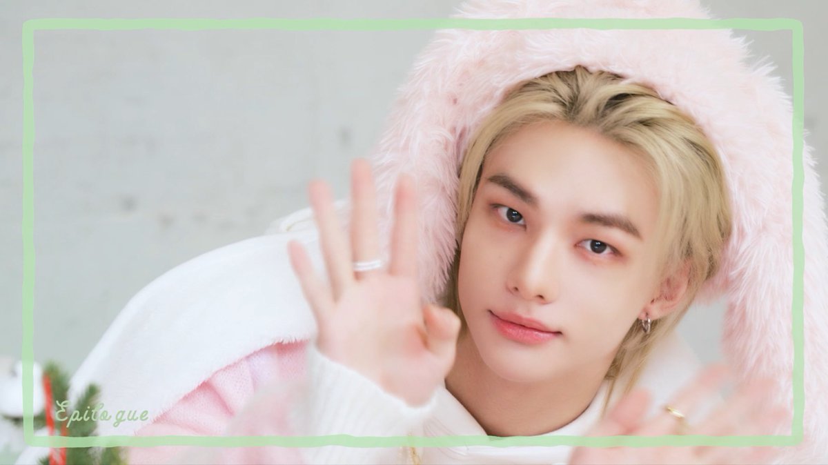 Stray_Kids_JP's tweet photo. SKZmas HOME with Hyunjin🎄🍰☕

https://t.co/8t734f638o

#StrayKids #スキズ
#ヒョンジン #Hyunjin
#SKZmas #スキズマス
#STAYと過ごすイヴ
#メリクリ https://t.co/Wuunxe7mb4