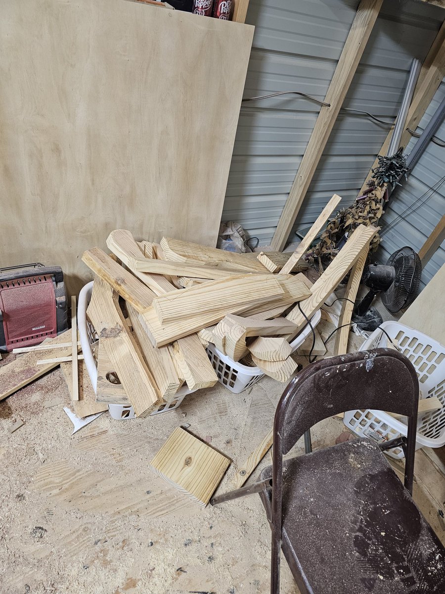 Itisfinished30's tweet photo. How it started... 😅😅😅

How it finished💪💪💪🔥💯
#woodworking #Entrepreneur #smallbiz #Christmas https://t.co/VGj5DBuMBE