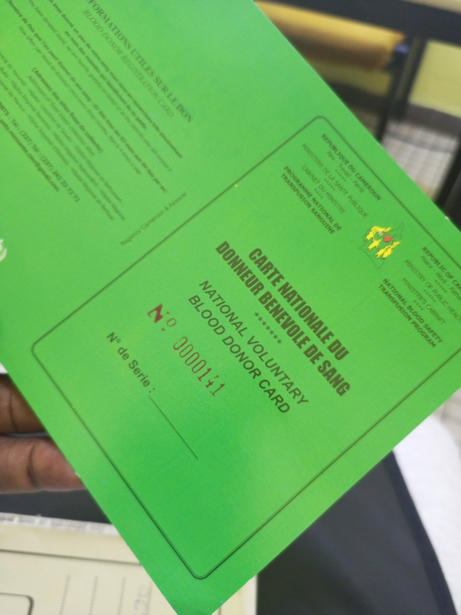 GSibafeu's tweet image. Bouclons 2023 en beauté. 😎
Hier, j'ai récupéreré mes résultats d'analyse à l'Hôpital Général de Douala après mon 3e don bénévole de sang ; complétant ainsi ma carte blanche.
Maintenant, j'en suis à la verte. Il me faudra effectuer 7 DONS avant d'acquérir la carte jaune. 1️⃣⤵️