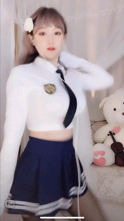 thevanbisue's tweet photo. Co ay co ben canh anh https://t.co/0DZY87fzGk