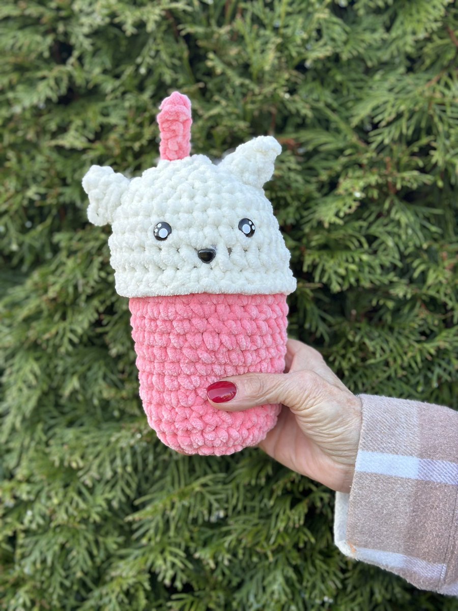 SCWMakes's tweet photo. Anyone want a catachino? #crochet #art #cat #yarn #smallbusiness https://t.co/7mndrwcBrz