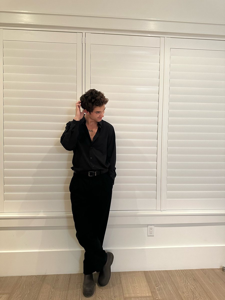 SeaveyDaniel's tweet photo. going to the ballet !!! https://t.co/IiD863SJKF