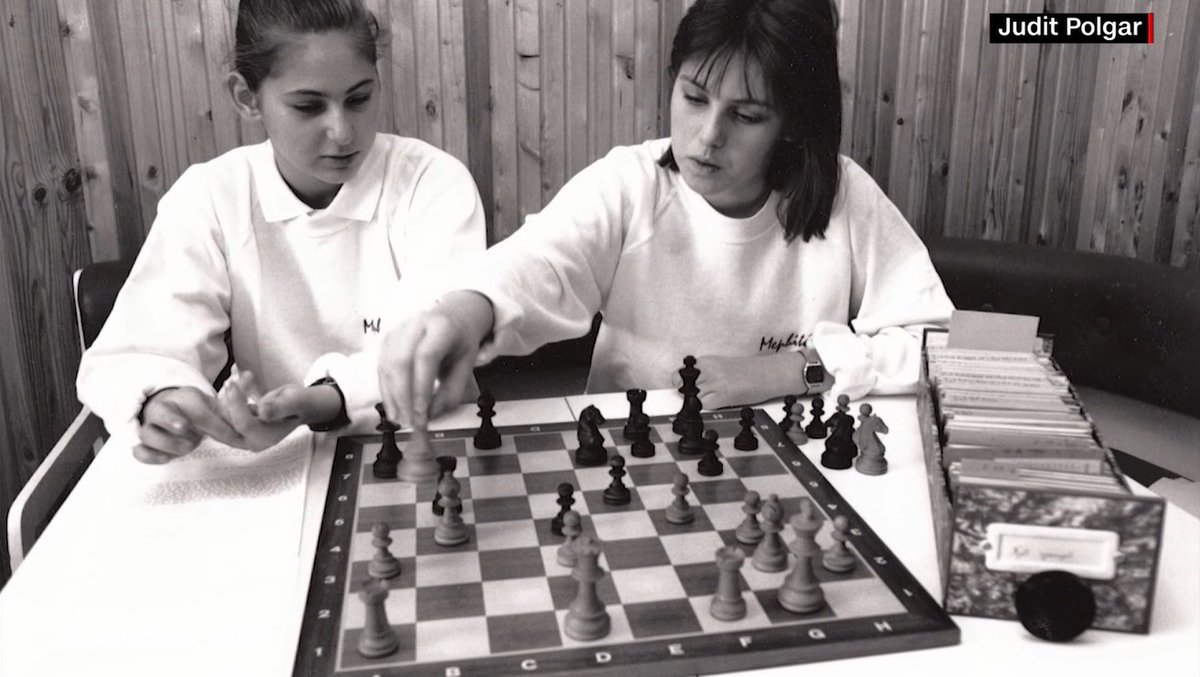 ChrisAldrich's tweet photo. @GMJuditPolgar, I'm doing research for a book on note taking &amp; zettelkasten traditions. In an interview of you w/ Amanpour I noticed a photo of you next to a card index while playing chess. Do you have 20 min for a short interview to talk about it? https://t.co/sysJ6C3w5r https://t.co/OASwtWcLHN