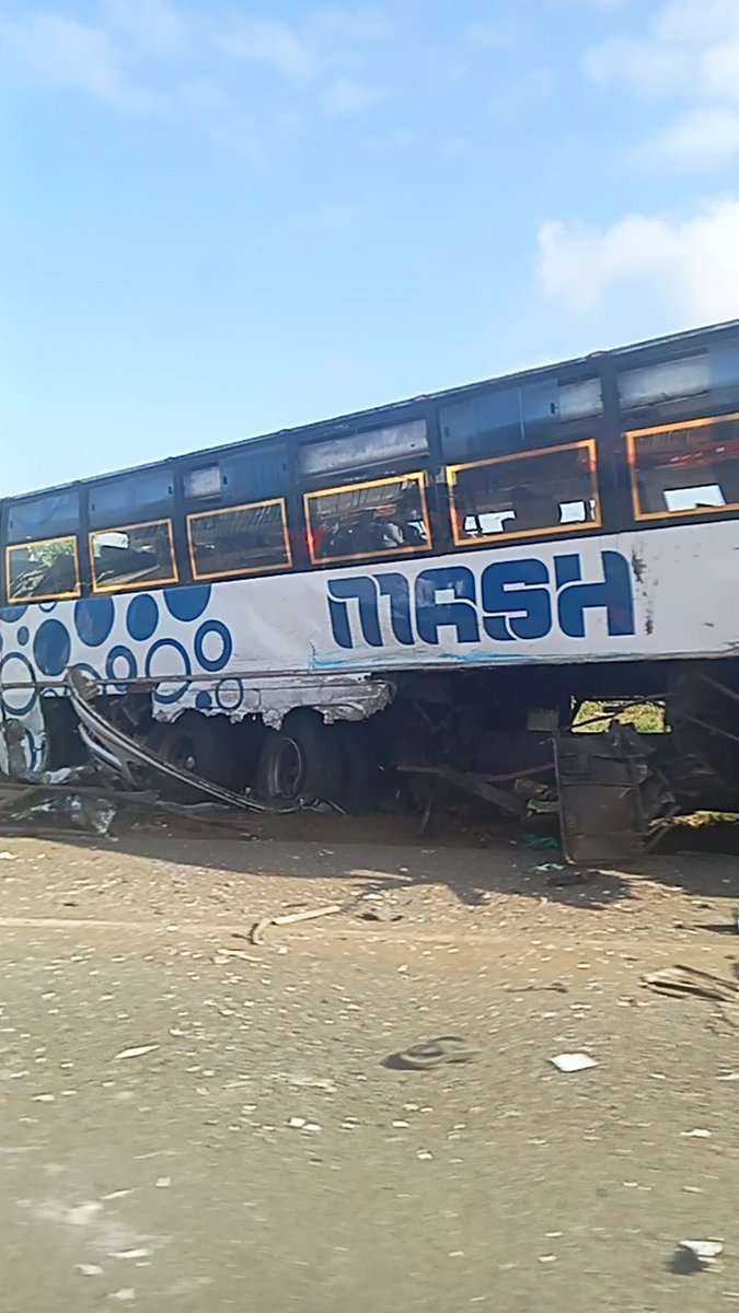 omwambaKE's tweet photo. SAD UPDATE - TARU 
A terrible head on collision involving a Mash poa bus and a Trailer at Taru!
More updates coming up shortly.
It looks ugly,,, https://t.co/Hp8m0tT9Zw