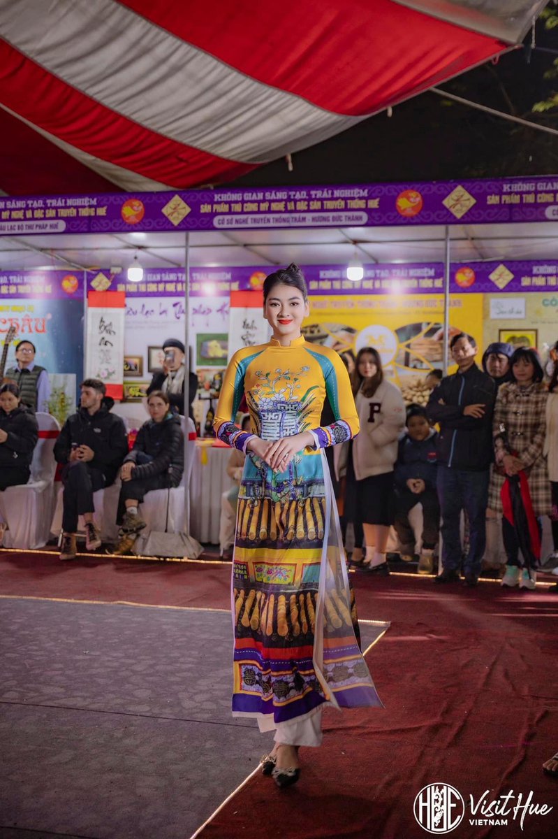 ngoquangTri1989's tweet photo. Review Huế.
—————
Trình diễn thời trang Áo Dài truyền thống “đậm nét Huế" trong chương trình không gian sáng tạo, trải nghiệm sản phẩm thủ công mỹ nghệ và đặc sản Huế.
—————
#reviewhue #lehoi #dulich #disan #travel https://t.co/HBcpffV0mT