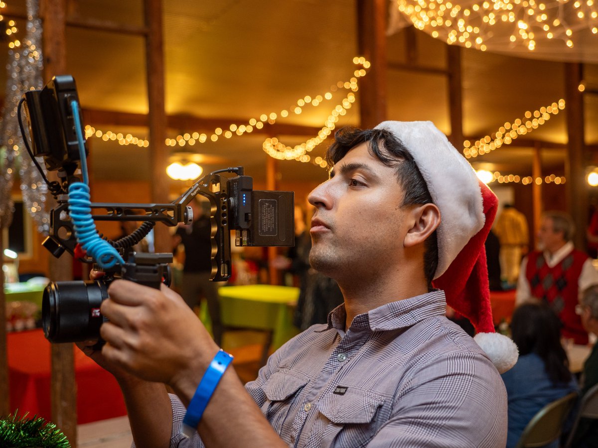 Cav14M's tweet photo. Me doing some photography. Not really sure where my life is going anymore. #photographer #photo #videographer #atx #lookingforwork https://t.co/3pjBTlb8KY