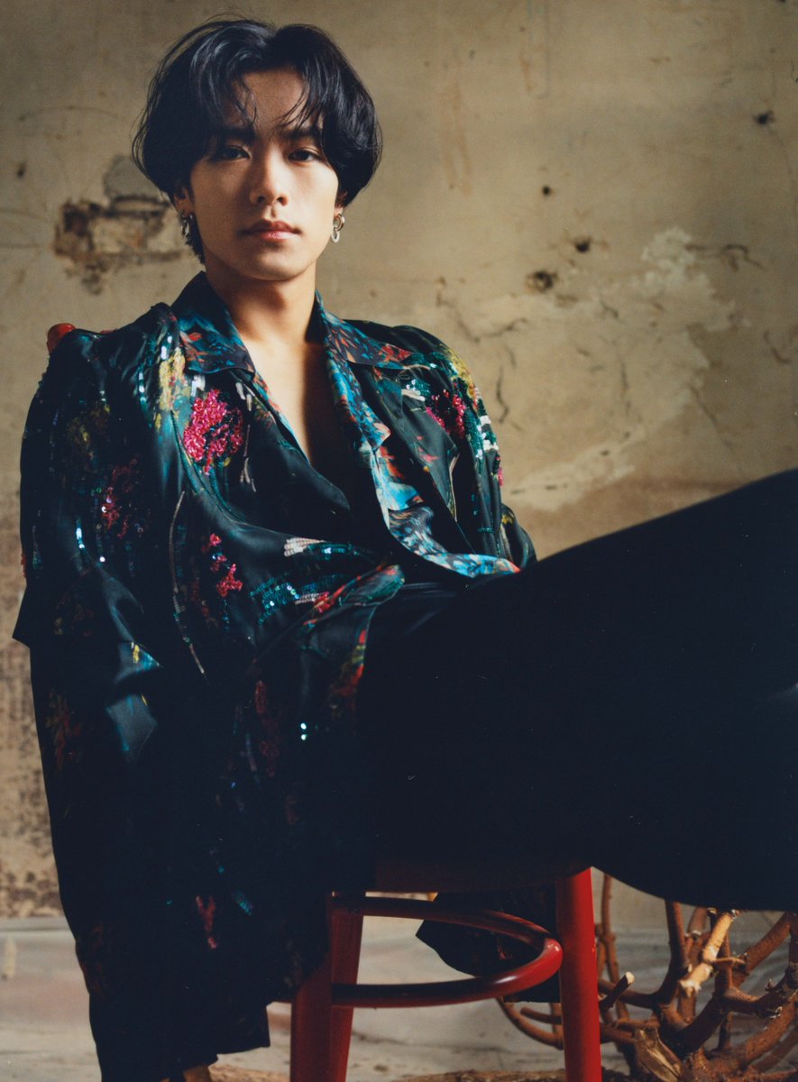 encountofficial's tweet photo. THE RAMPAGE川村壱馬、ソロ写真集発売　フランスの美術館と古城を貸し切っての撮影は国内外初
https://t.co/LpppGHZCa6
#川村壱馬 #THERAMPAGE ＠sncrmpg_kk ＠kazumaEtoile @therampagefext https://t.co/uPrvEzxfUb