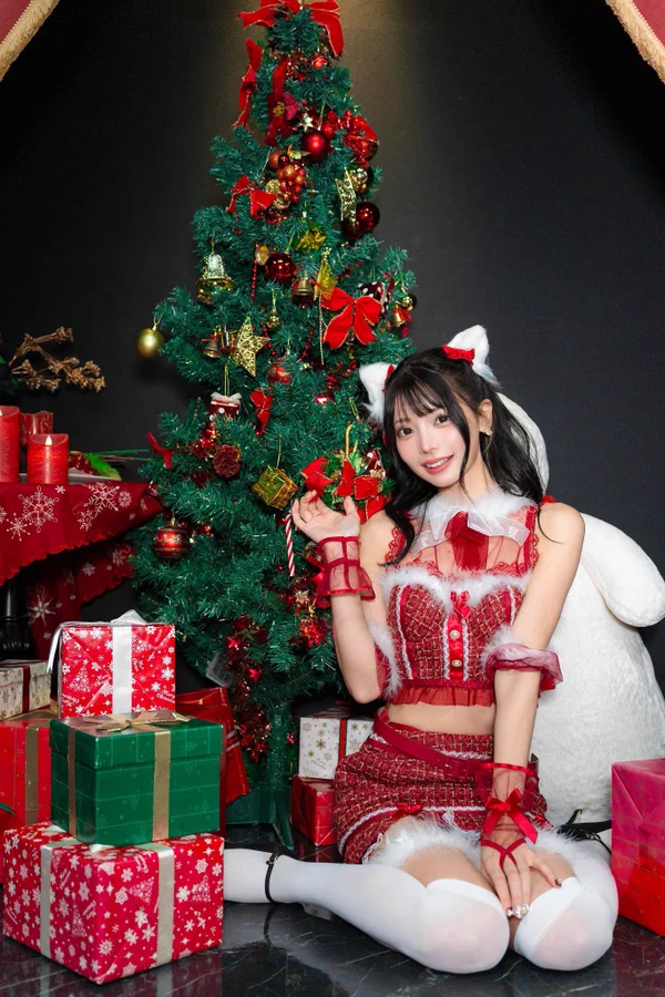 Asian girl Christmas costume
